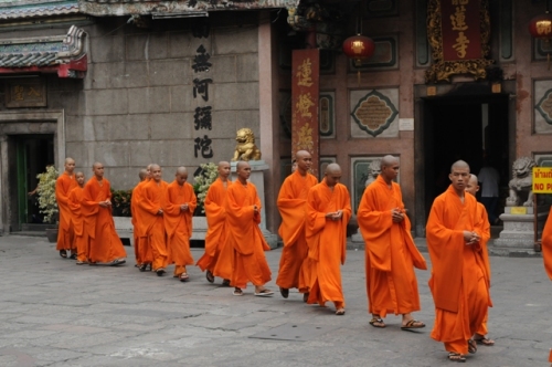 https://fotorocket.files.wordpress.com/2008/06/monks.jpg